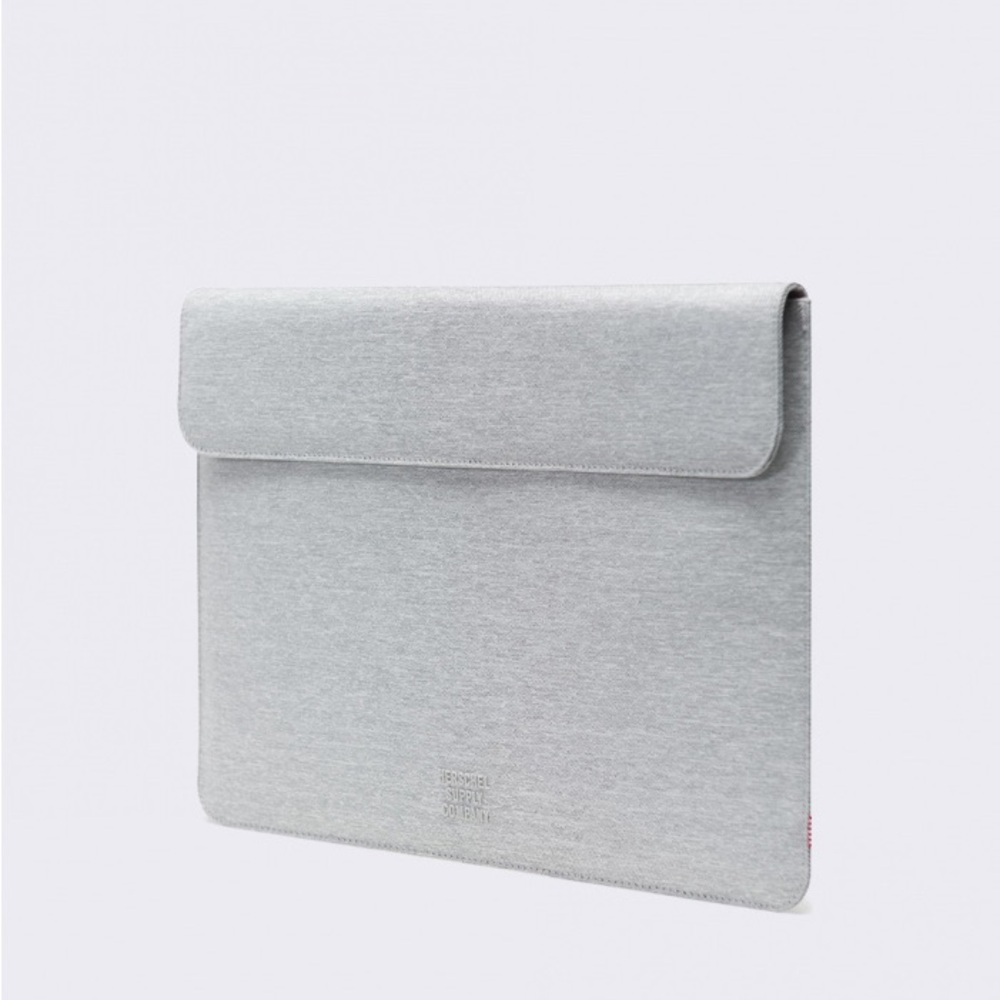 BNWT Herschel Supply Spokane Sleeve for 15 inch MacBook